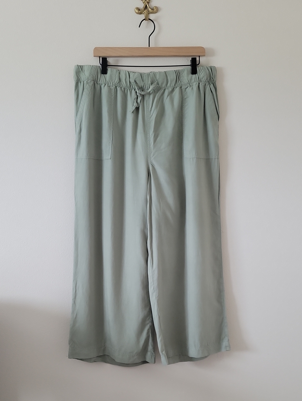 Thread & Supply Sage Green Lyocell Wide Leg Cropped Pants Size XXL